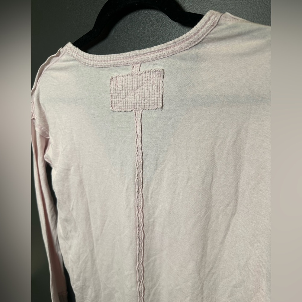 Free People | We The Free | Soft Pink V-Neck Long Sleeve Top | XS | NWOT - Picture 5 of 6